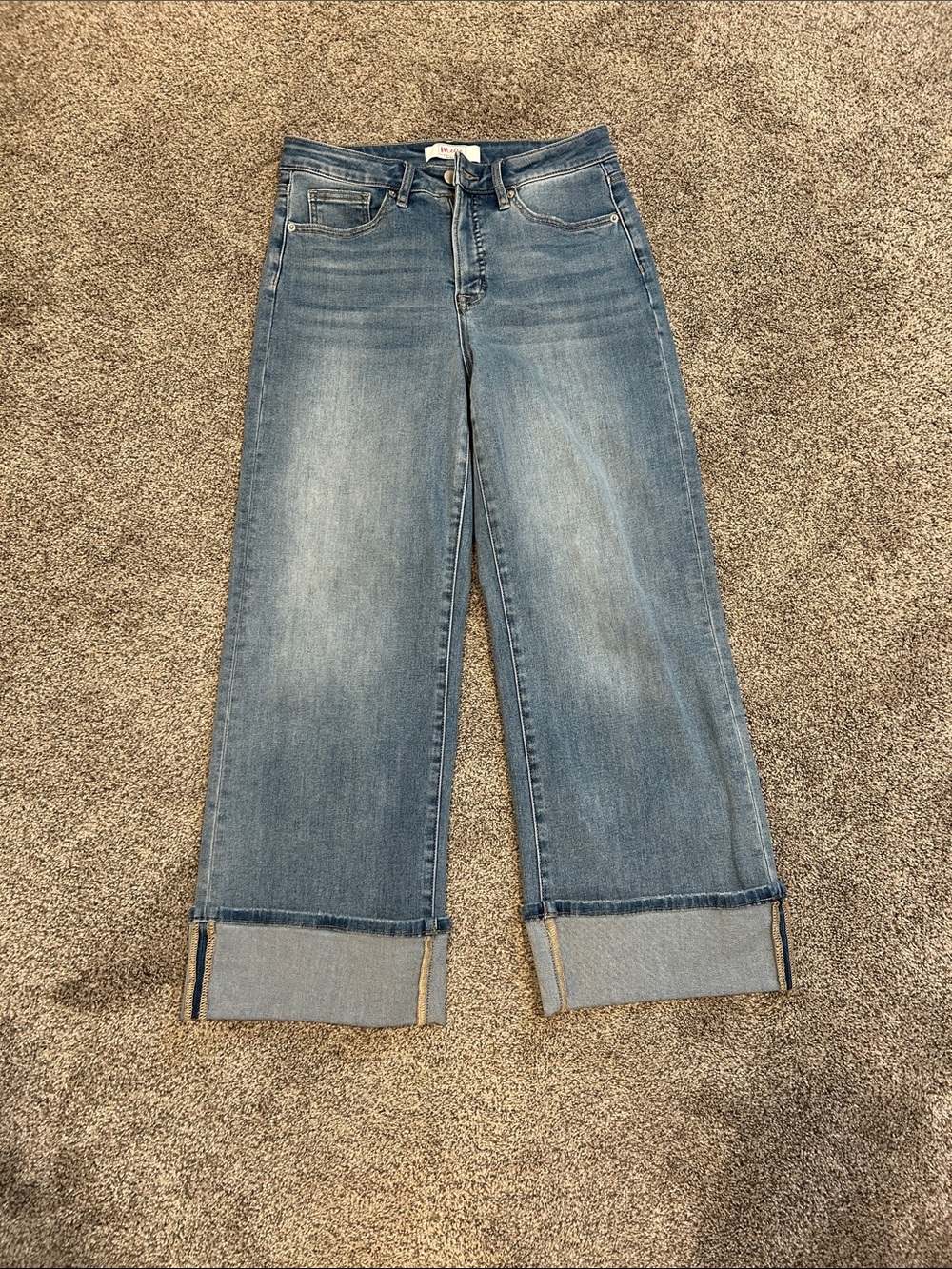 High-Rise Wide-Leg Cuffed Jeans - Light Blue